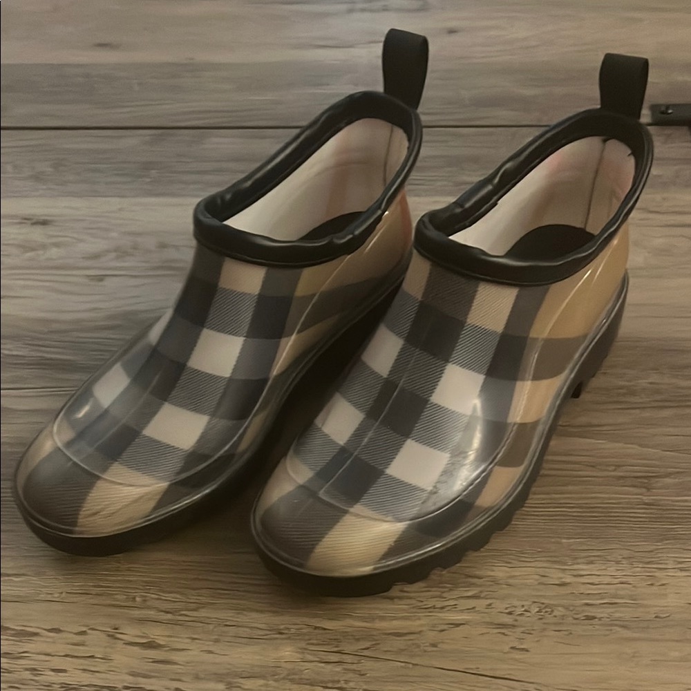 Burberry Nova Check Ankle Rain Boots Size 35